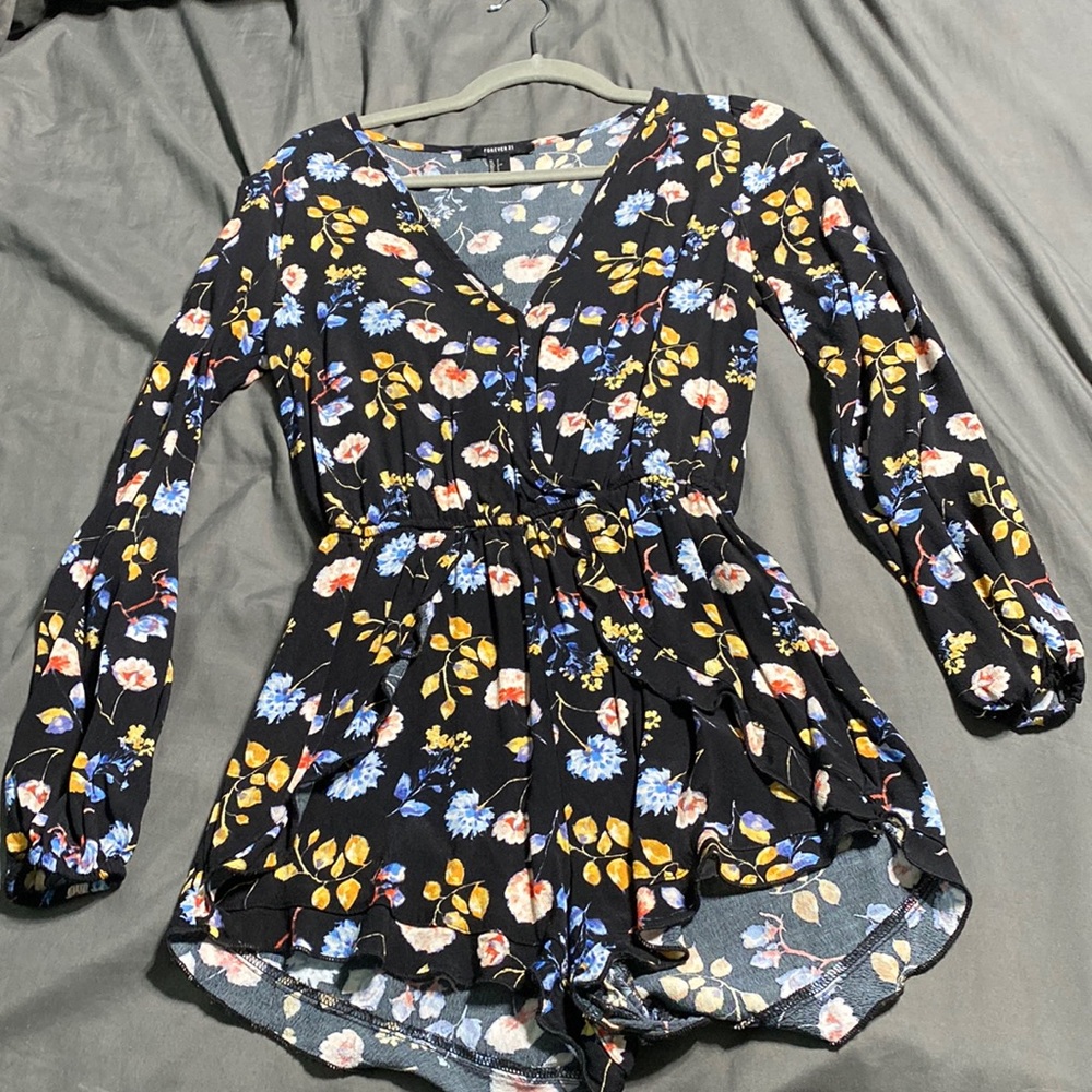 Forever 21 romper size small